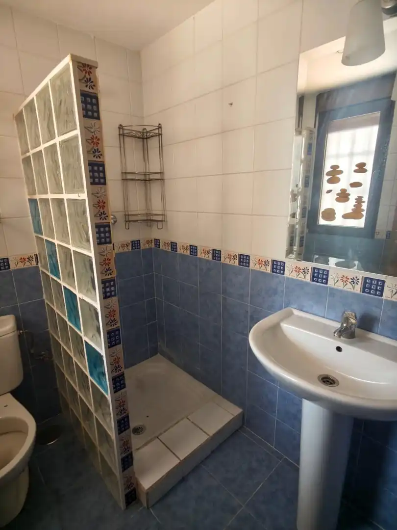Badezimmer von Wohnung zum Verkauf in La Zubia mit Abstellraum und Balkon