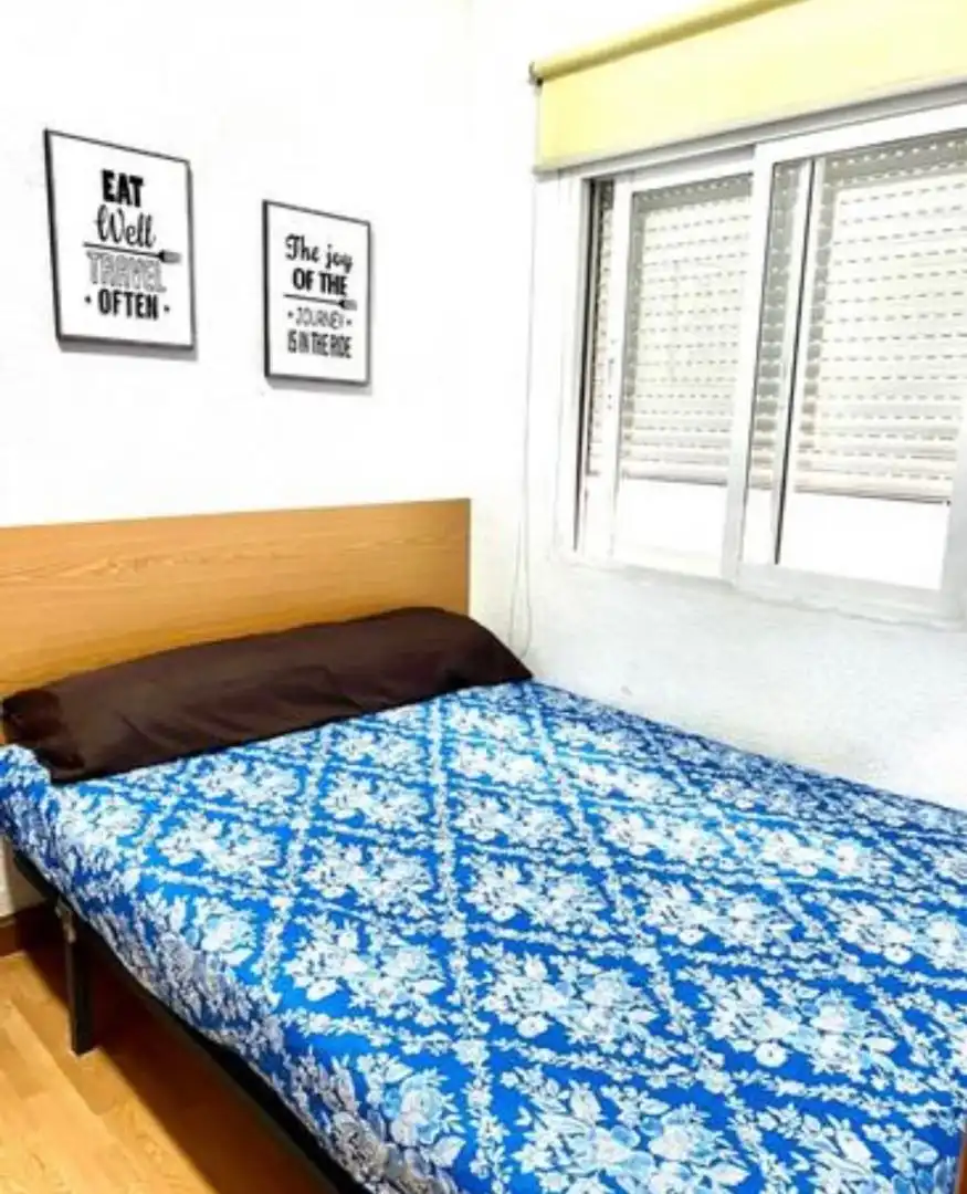 Schlafzimmer von Wohnung zur untervermieten in Valencia mit Klimaanlage, Heizung und Möbliert