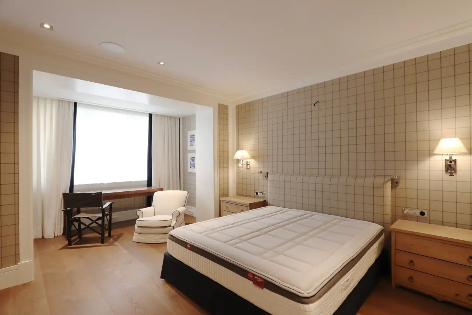 Bedroom of Flat for sale in Madrid  with Air Conditioner, Heating and Parquet flooring