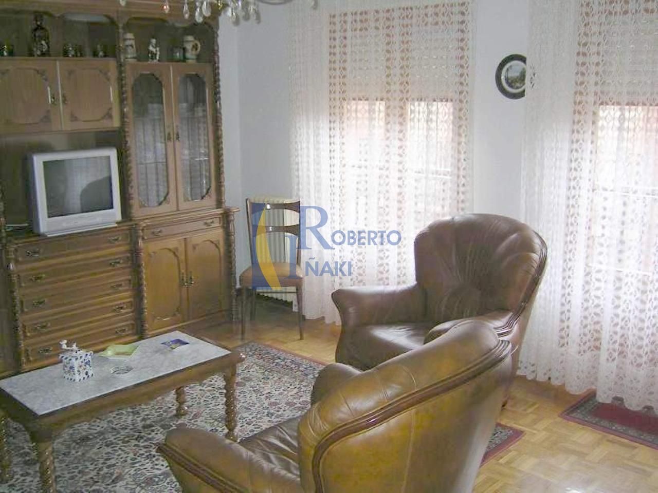 Living room of Flat for sale in Valencia de Don Juan  with Heating, Parquet flooring and Terrace