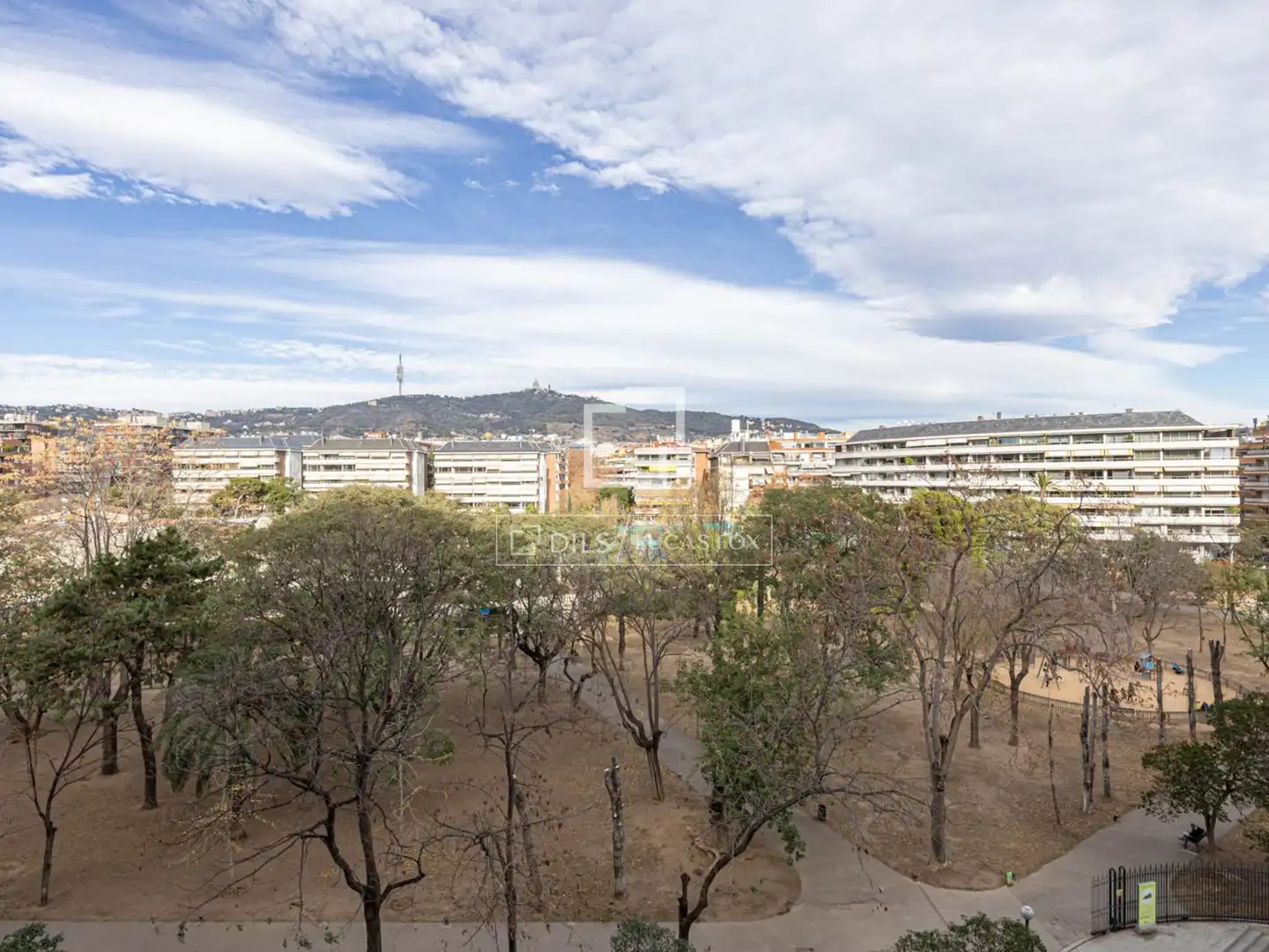 Vista exterior de Piso en venta en Barcelona con Aire acondicionado, Calefacción y Parquet