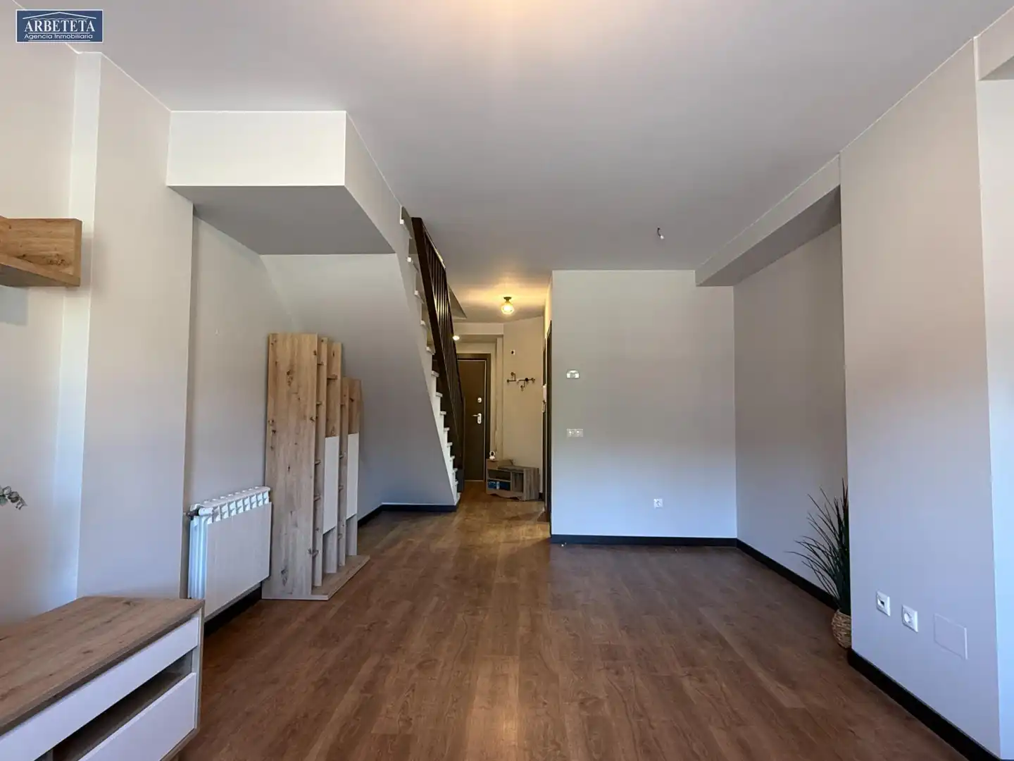 Casa adosada en venta en Urb. Belvalle