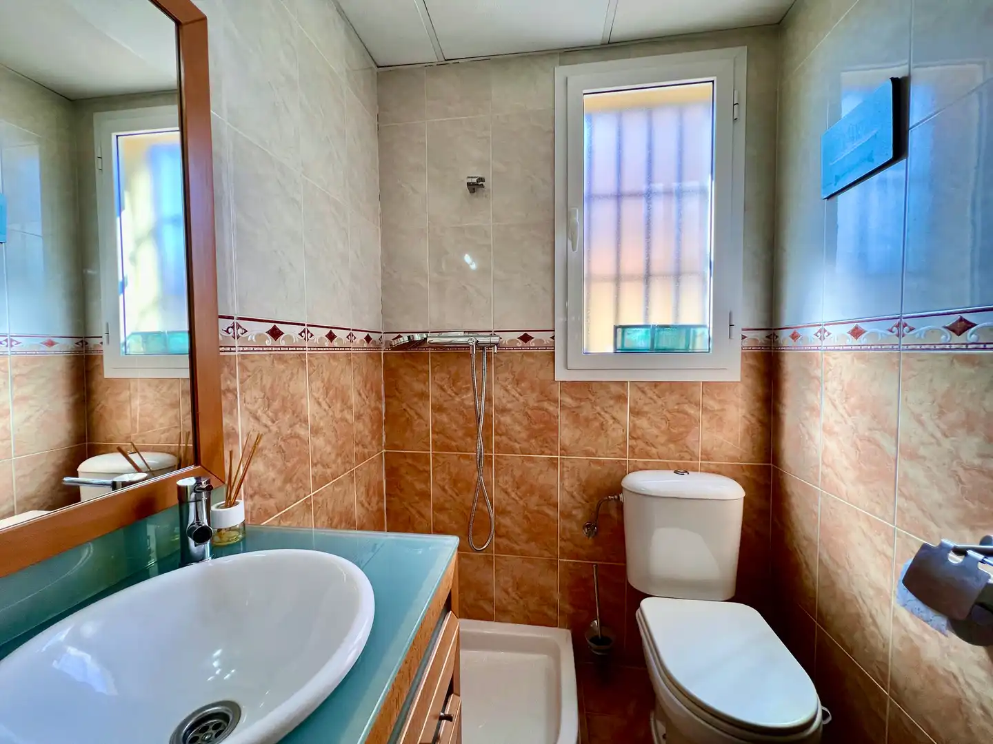 Baño de Casa o chalet en venta en Espartinas con Aire acondicionado, Jardín privado y Terraza