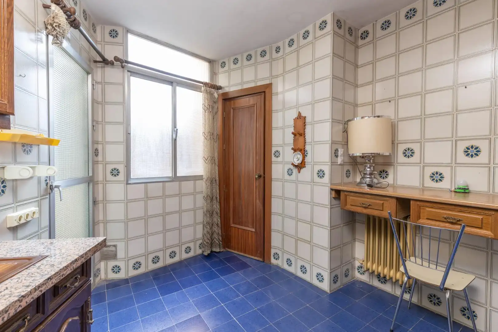 Badezimmer von Wohnung zum Verkauf in Granada mit Heizung, Terrasse und Balkon