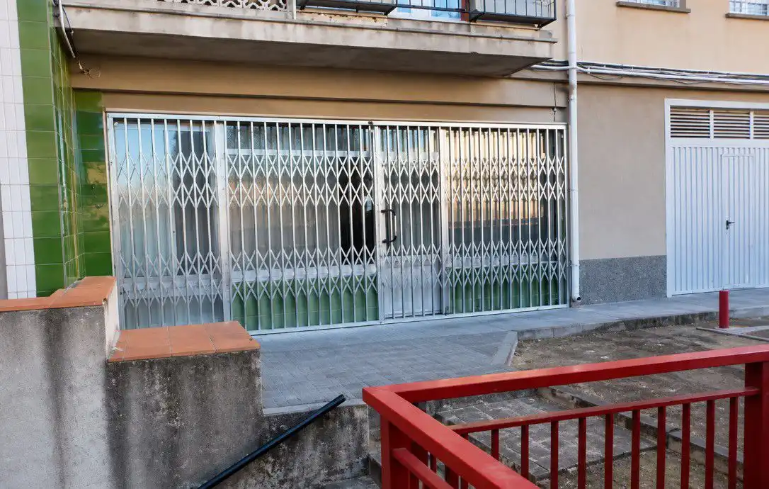 Vista exterior de Local en venda en Rozas de Puerto Real