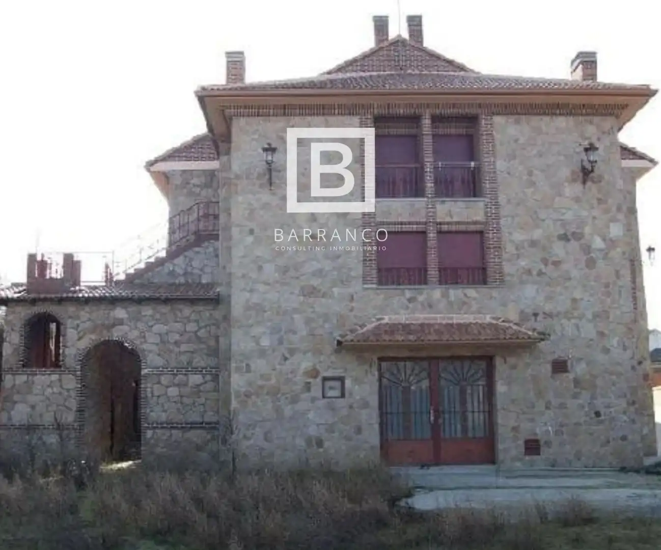 Vista exterior de Edifici en venda en Los Llanos de Tormes 