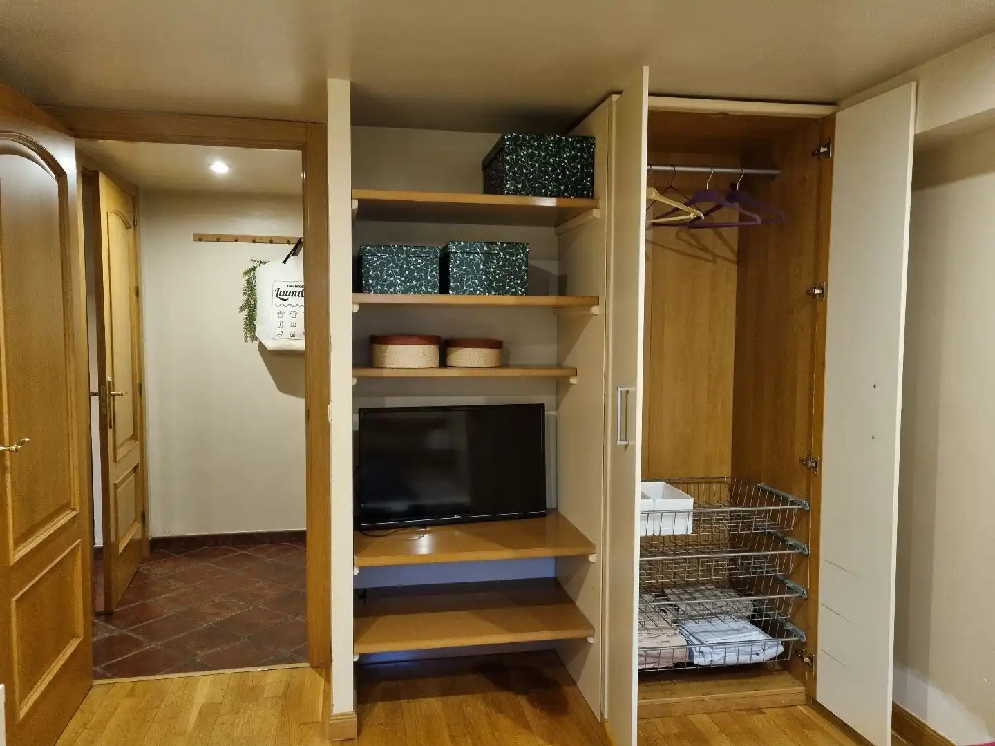 Kitchen of Flat for share in Urbanización La Moraleja