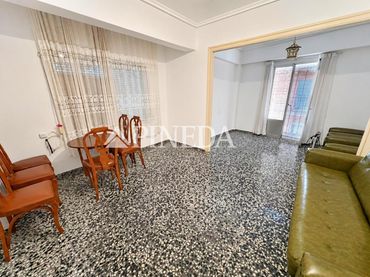 Pis amb balcó en venda a Casco Antiguo