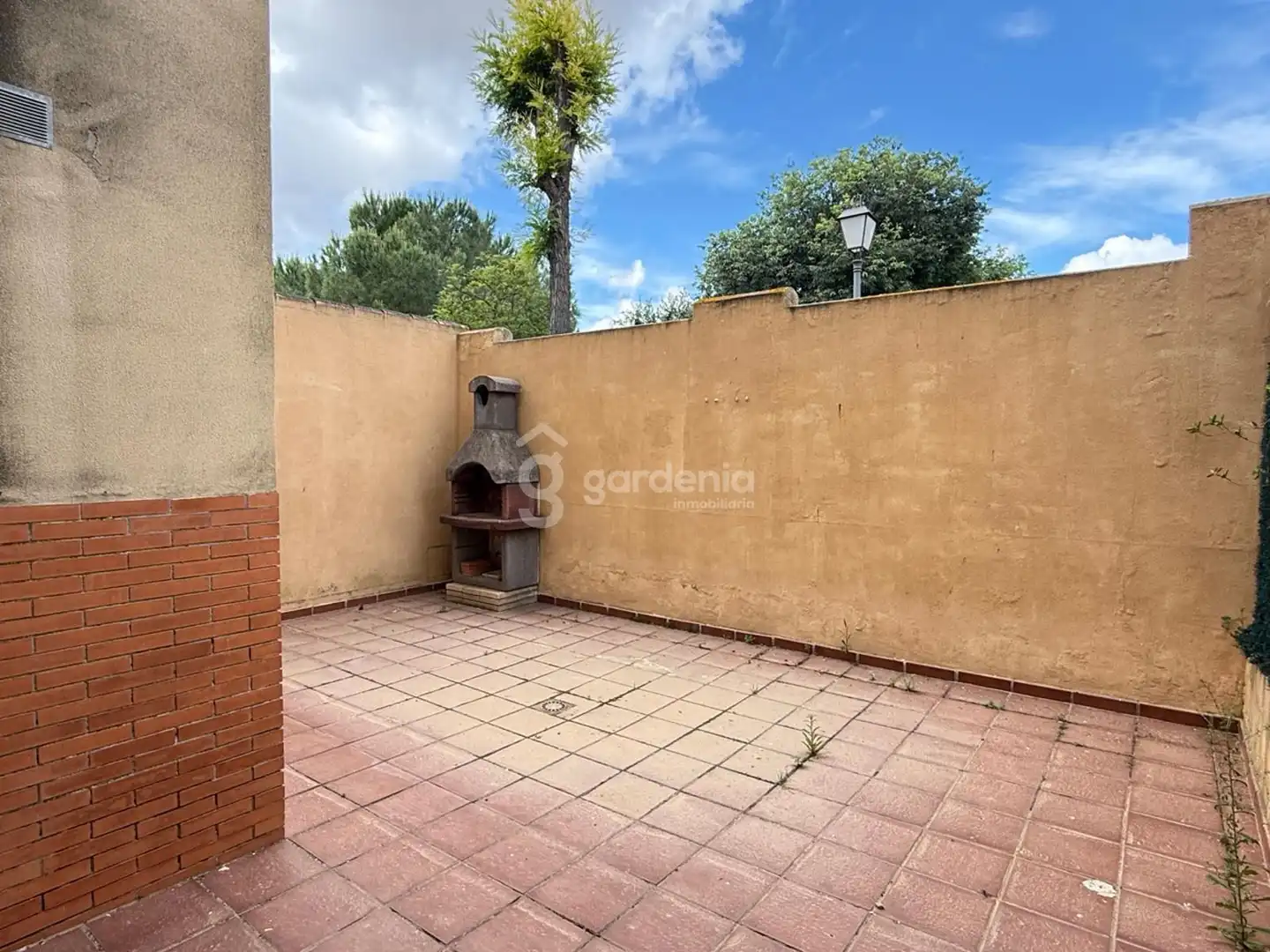 Jardín de Casa adosada en venta en Castilleja de la Cuesta con Aire acondicionado y Terraza