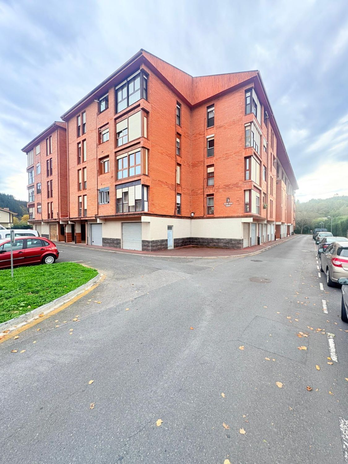 Aparcament de Pis en venda en Güeñes amb Calefacció i Parquet