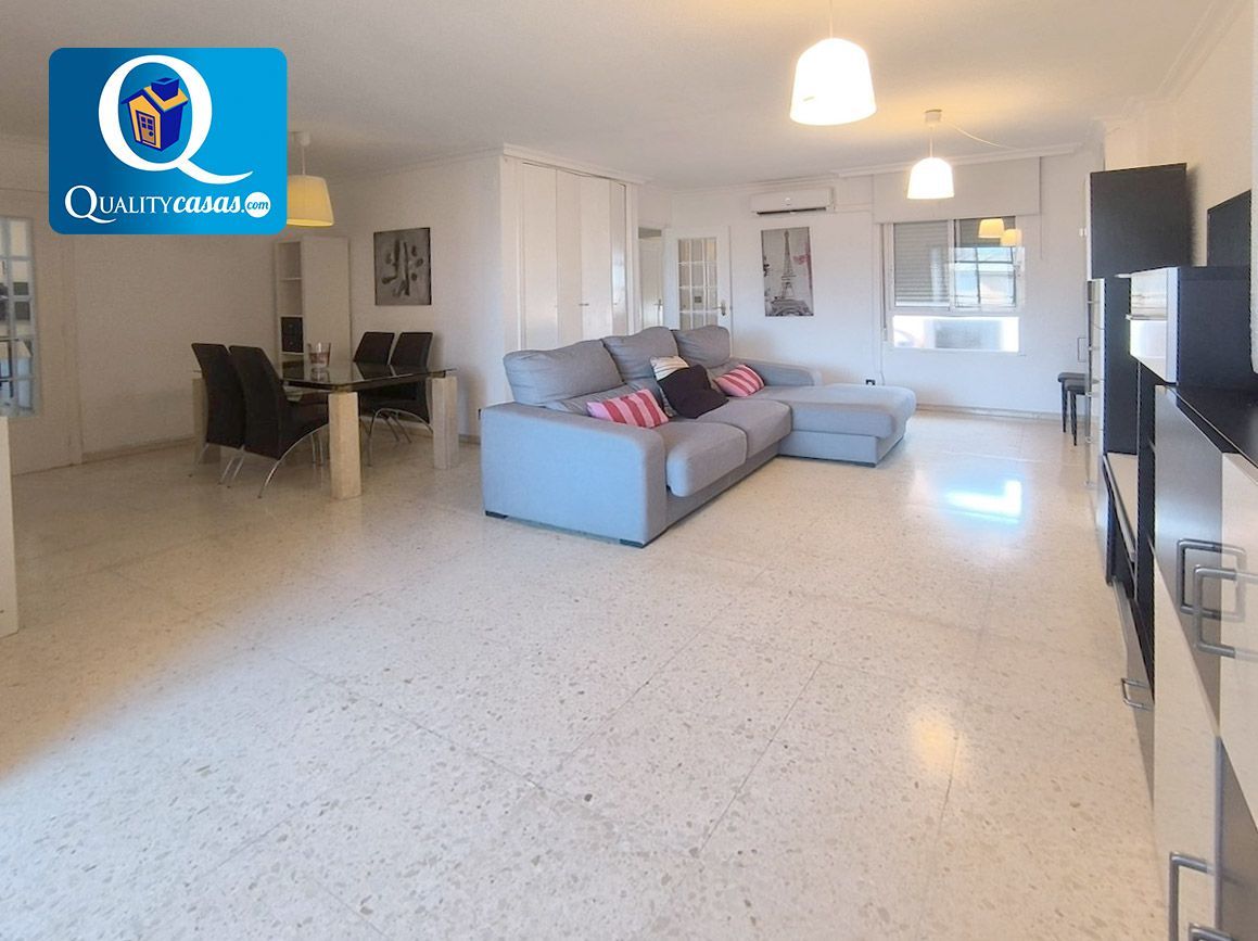 Sala d'estar de Apartament en venda en Alicante / Alacant amb Aire condicionat, Calefacció i Traster