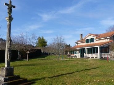 House with garden for sale in O Carballiño