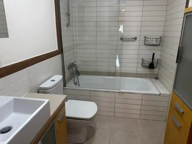 Badezimmer von Wohnung zum Verkauf in Mollet del Vallès mit Klimaanlage, Heizung und Terrasse