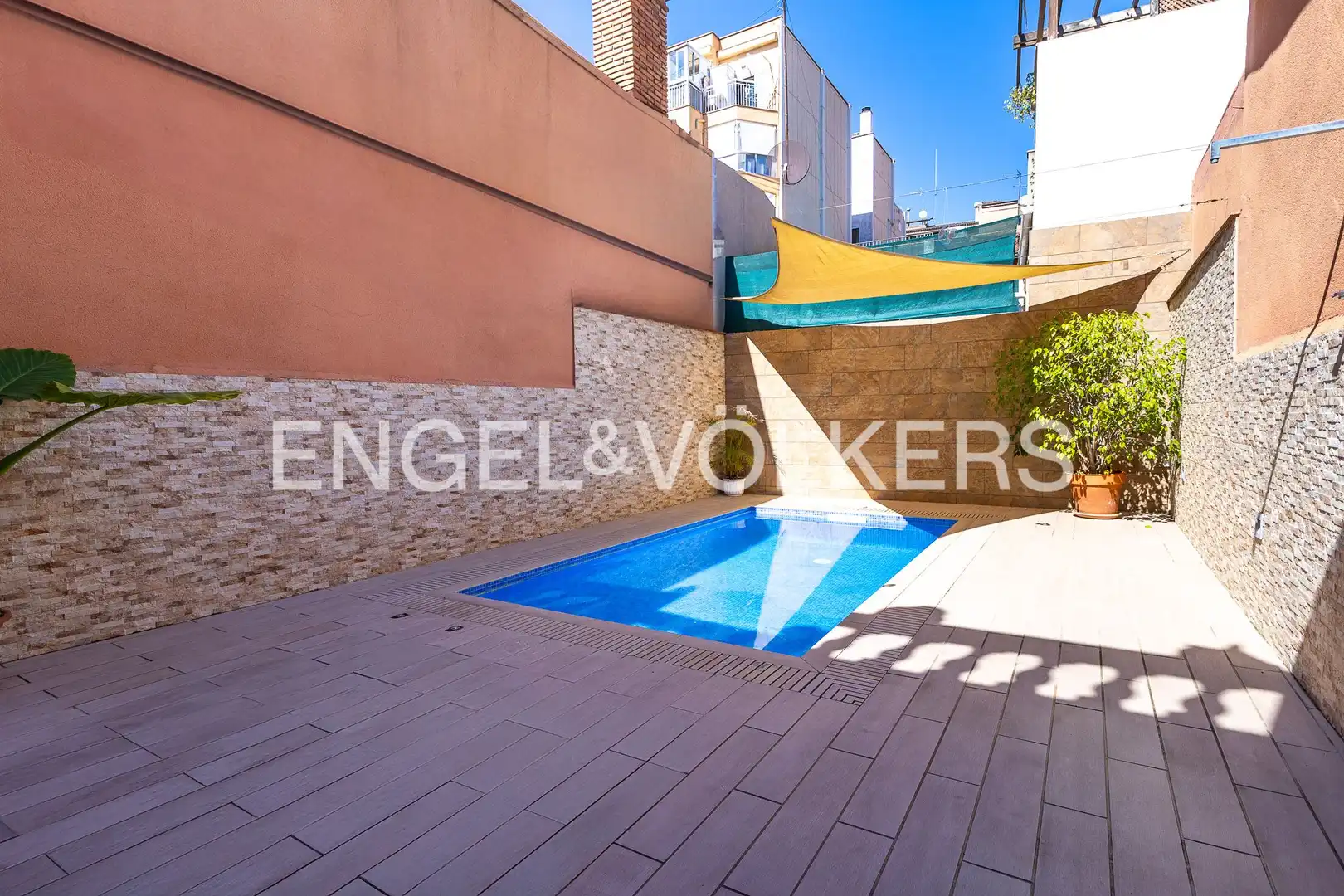 Piscina de Casa o xalet en venda en Barcelona amb Aire condicionat, Calefacció i Parquet