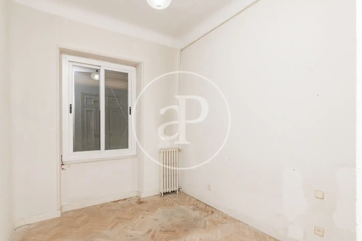 Bedroom of Flat for sale in Madrid  with Heating, Storage room and Balcony