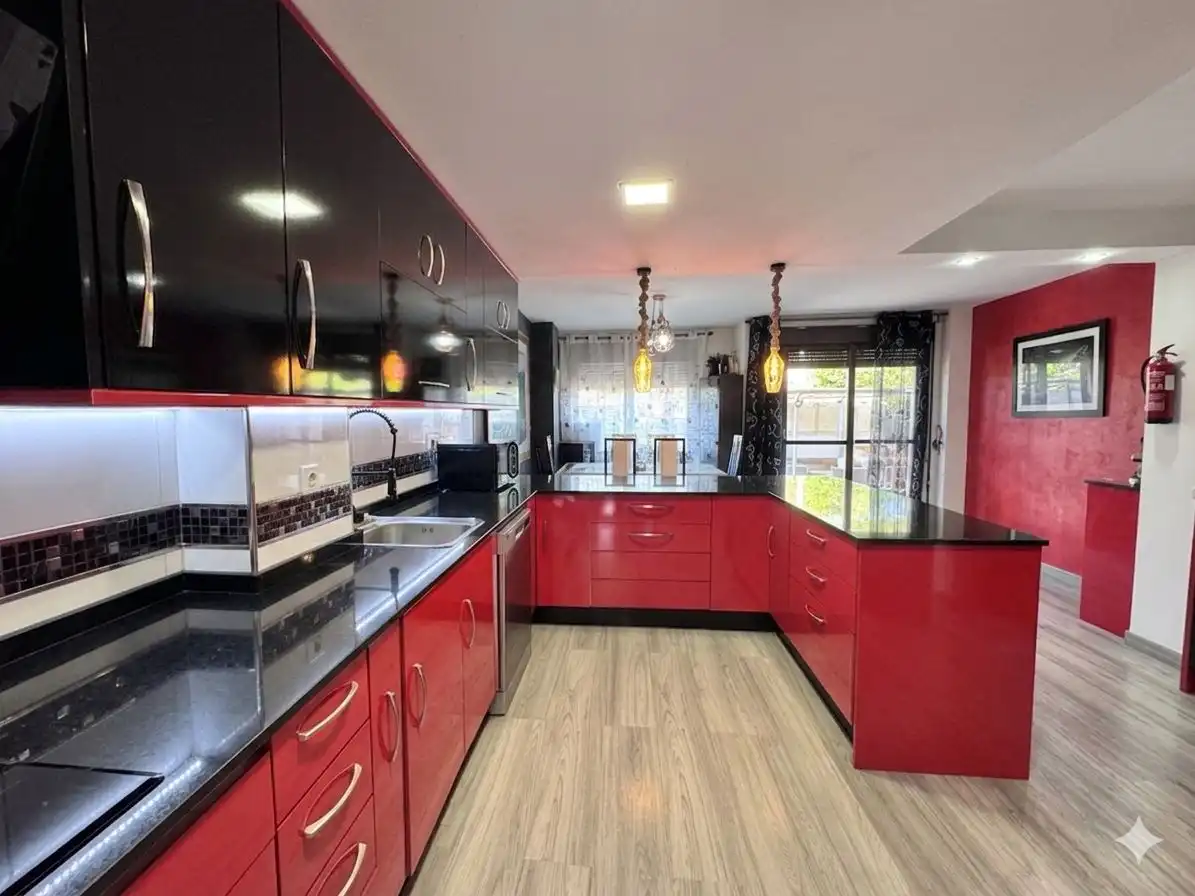 Cocina de Casa adosada en venta en Rivas-Vaciamadrid con Aire acondicionado, Calefacción y Jardín privado