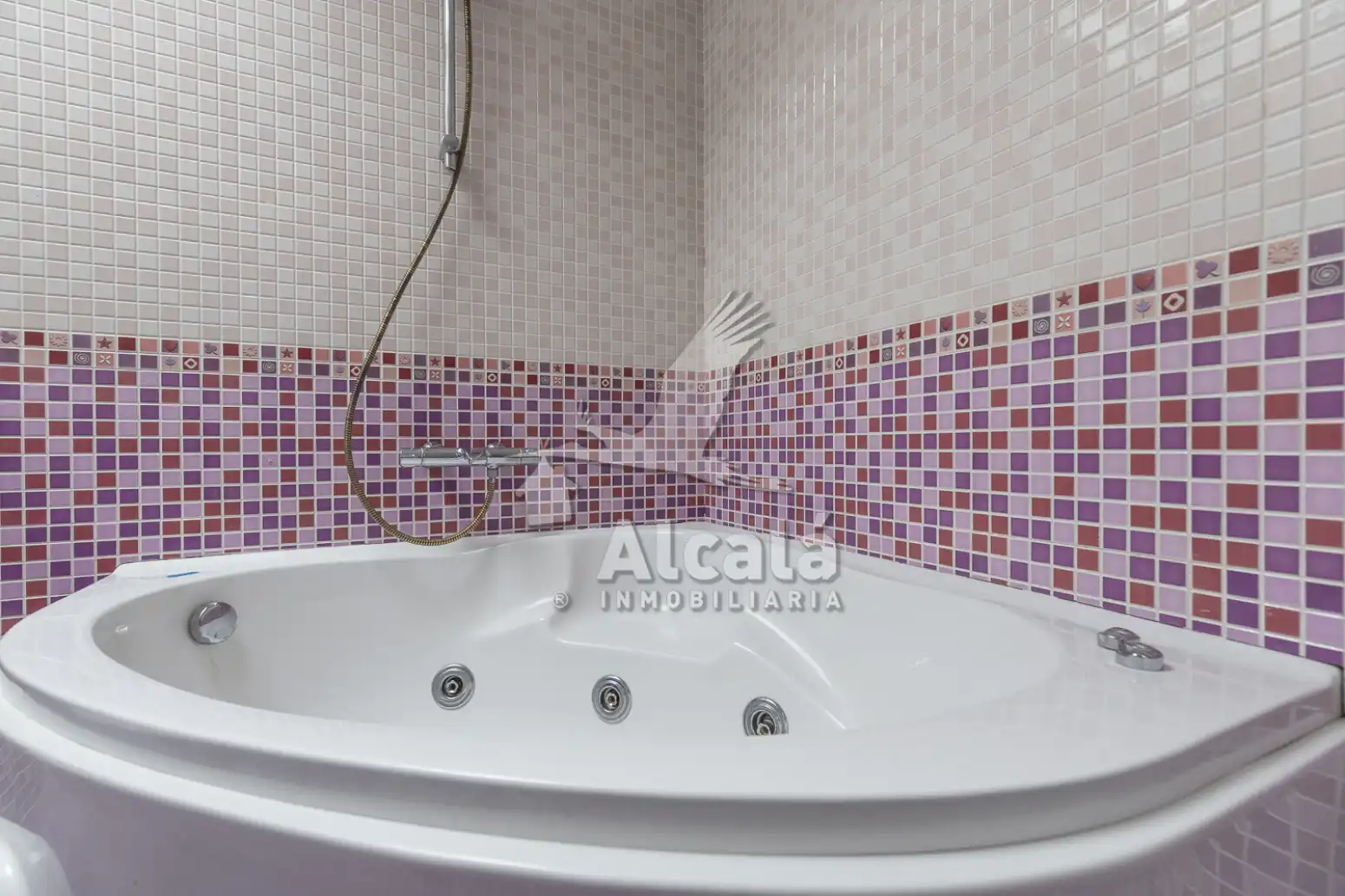 Baño de Ático en venta en Alcalá de Henares con Aire acondicionado, Calefacción y Terraza