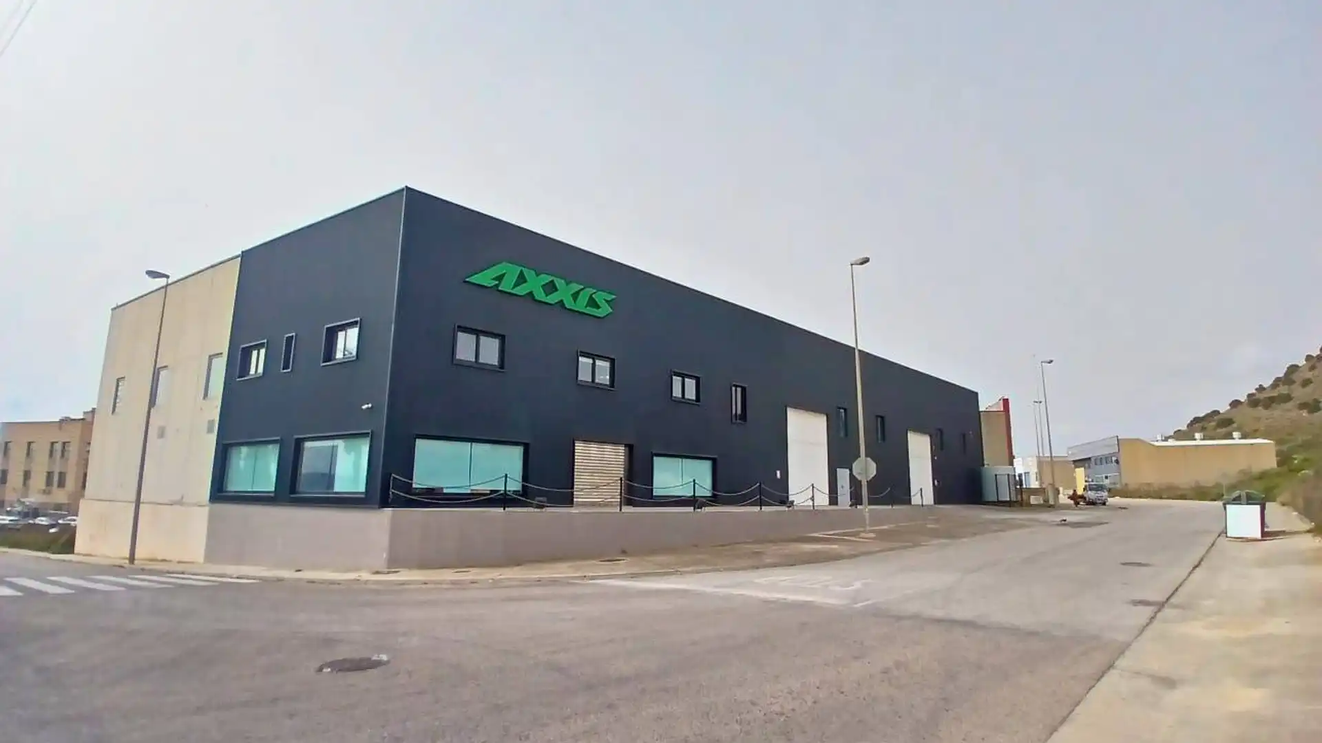 Vista exterior de Nau industrial en venda en Cartagena