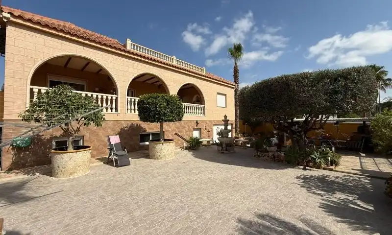 Villa zum Verkauf in Calle  Almendro, imagen 13