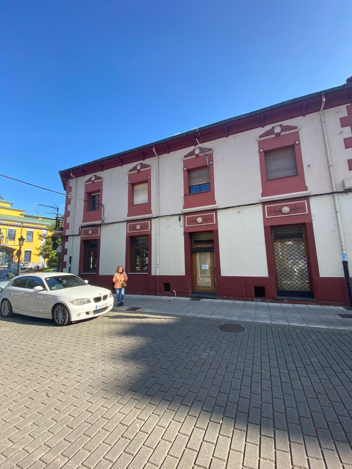 Exterior view of Building for sale in San Martín del Rey Aurelio