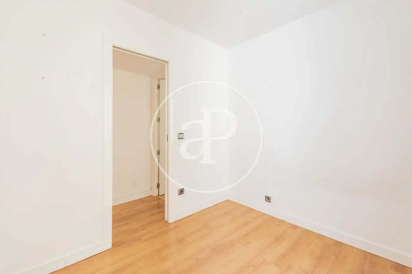 Flat with terrace for sale in Calle de Manuel Cortina, imagen 17