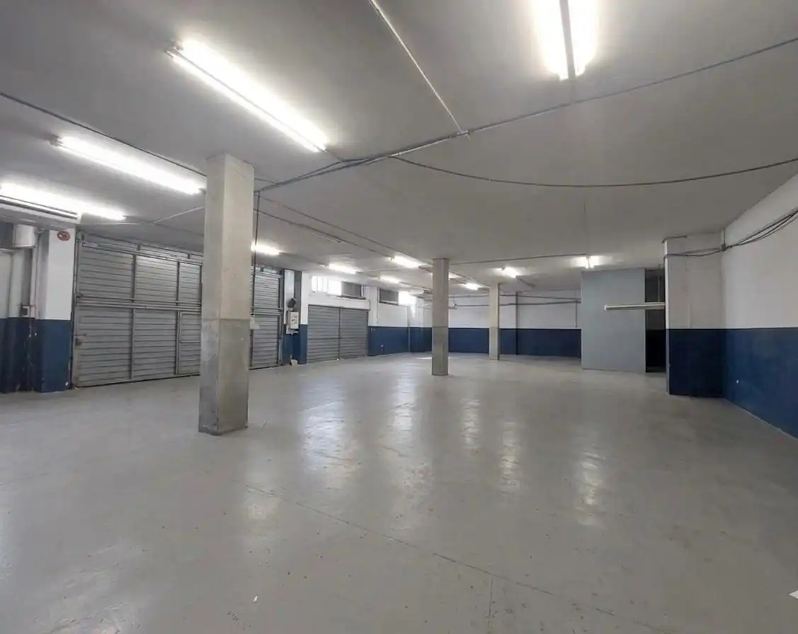 Parking de Nave industrial de alquiler en Rubí
