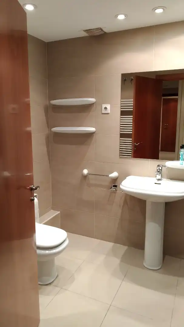 Bathroom of Flat for rent in Lleida  with Air Conditioner, Heating and Furnished