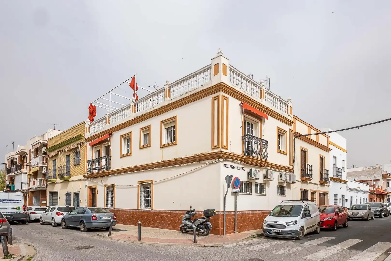 Exterior view of Flat for sale in  Sevilla Capital  with Air Conditioner and Storage room