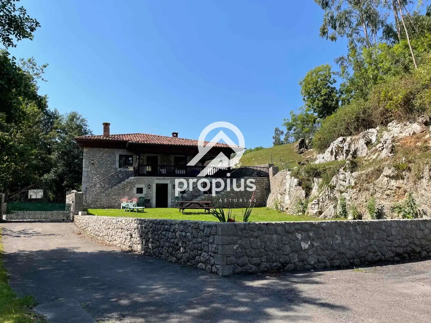 Chalet con terraza en venta en Nueva, imagen 5
