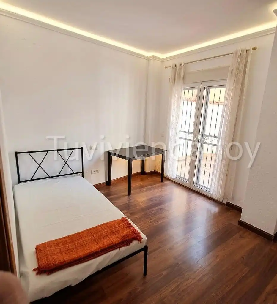 Piso en venta en ZONA C/ TOLEDO, Centro
