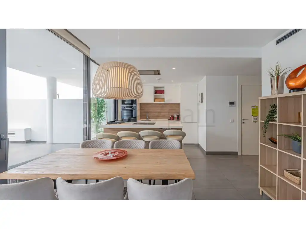Menjador de Apartament en venda en Fuengirola amb Jardí privat, Moblat i Piscina comunitària