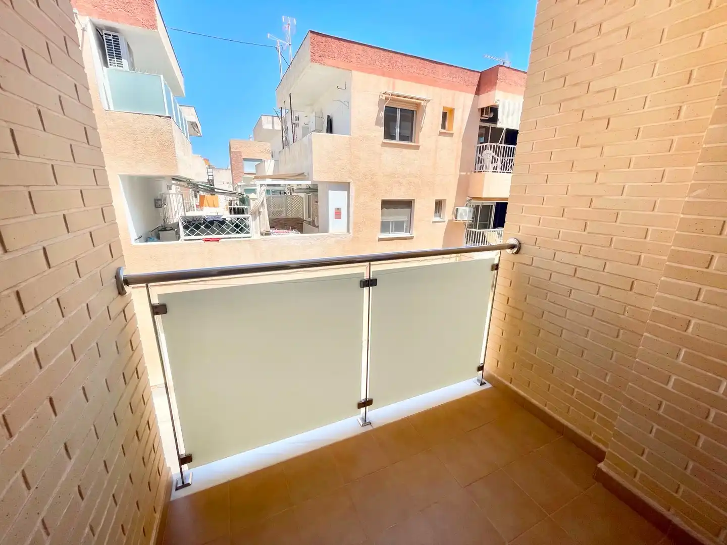 Terrassa de Apartament de lloguer en Los Alcázares amb Aire condicionat, Moblat i Rentadora