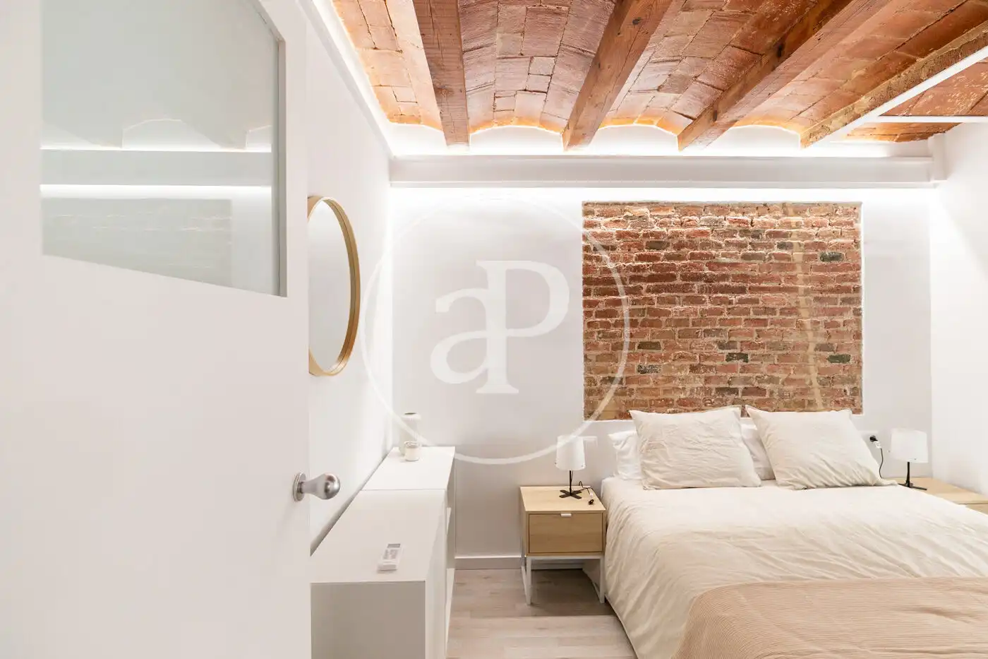 Schlafzimmer von Wohnung zum Verkauf in Barcelona mit Klimaanlage, Heizung und Terrasse