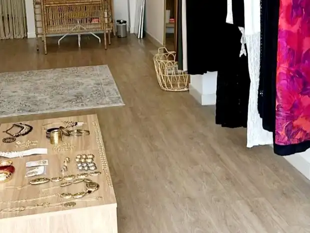 Local de alquiler en Sevilla con Parquet y Alarma