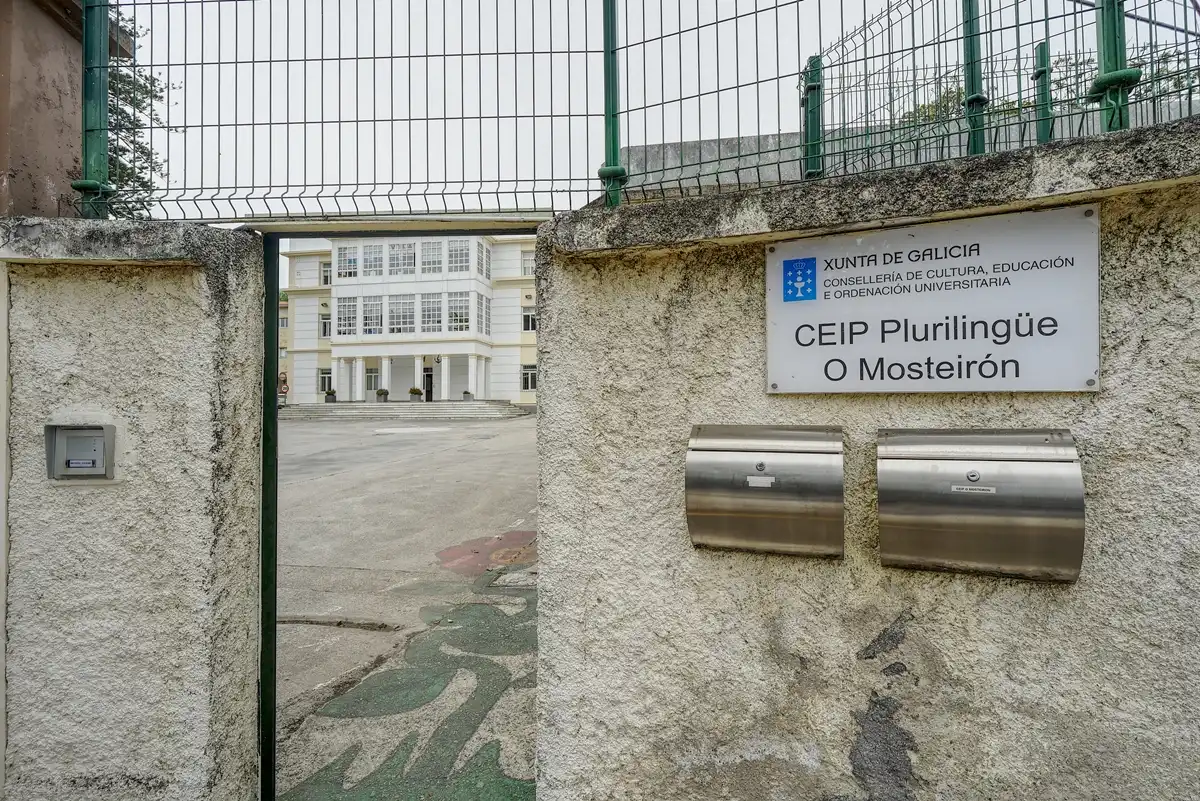 Vista exterior de Casa o xalet en venda en Sada (A Coruña) amb Calefacció, Jardí privat i Parquet