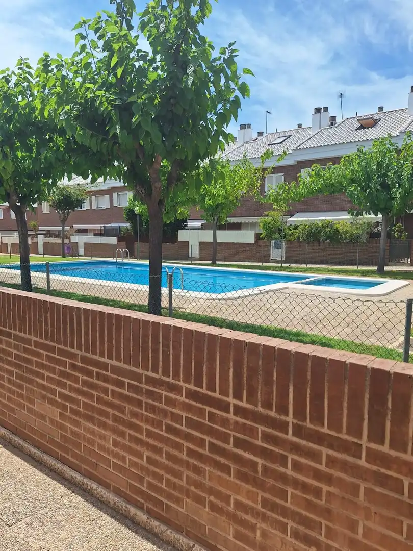 Piscina de Casa adosada de lloguer en Murcia amb Aire condicionat, Terrassa i Moblat