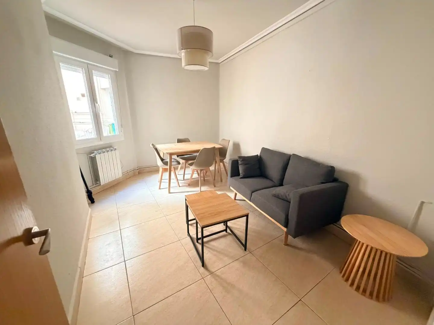 Sala de estar de Piso para compartir en  Logroño con Calefacción, Amueblado y Horno