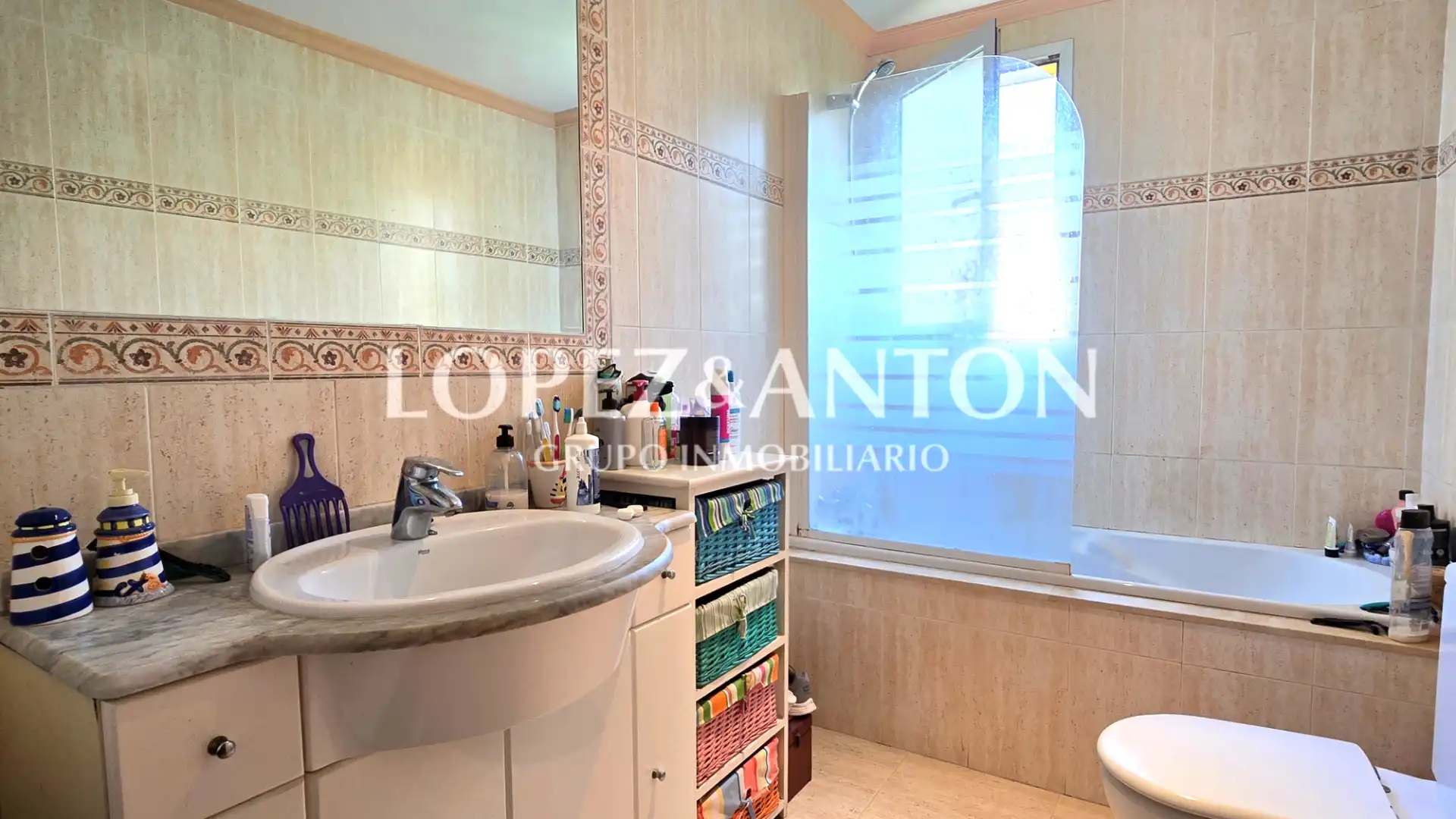 Bathroom of Houses for sale in L'Eliana  with Heating, Private garden and Terrace