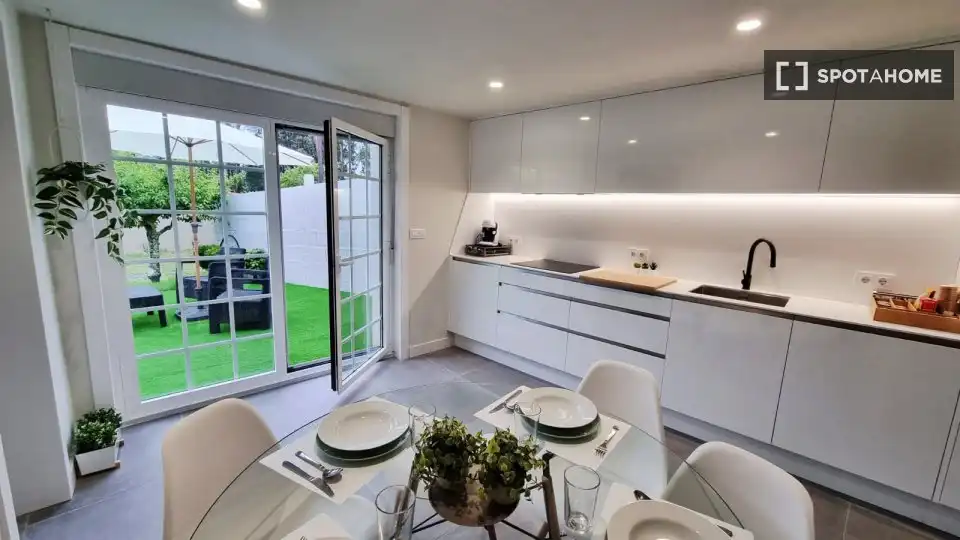 Kitchen of Apartments for share in Vilanova de Arousa  with Air Conditioner, Terrace and Furnished