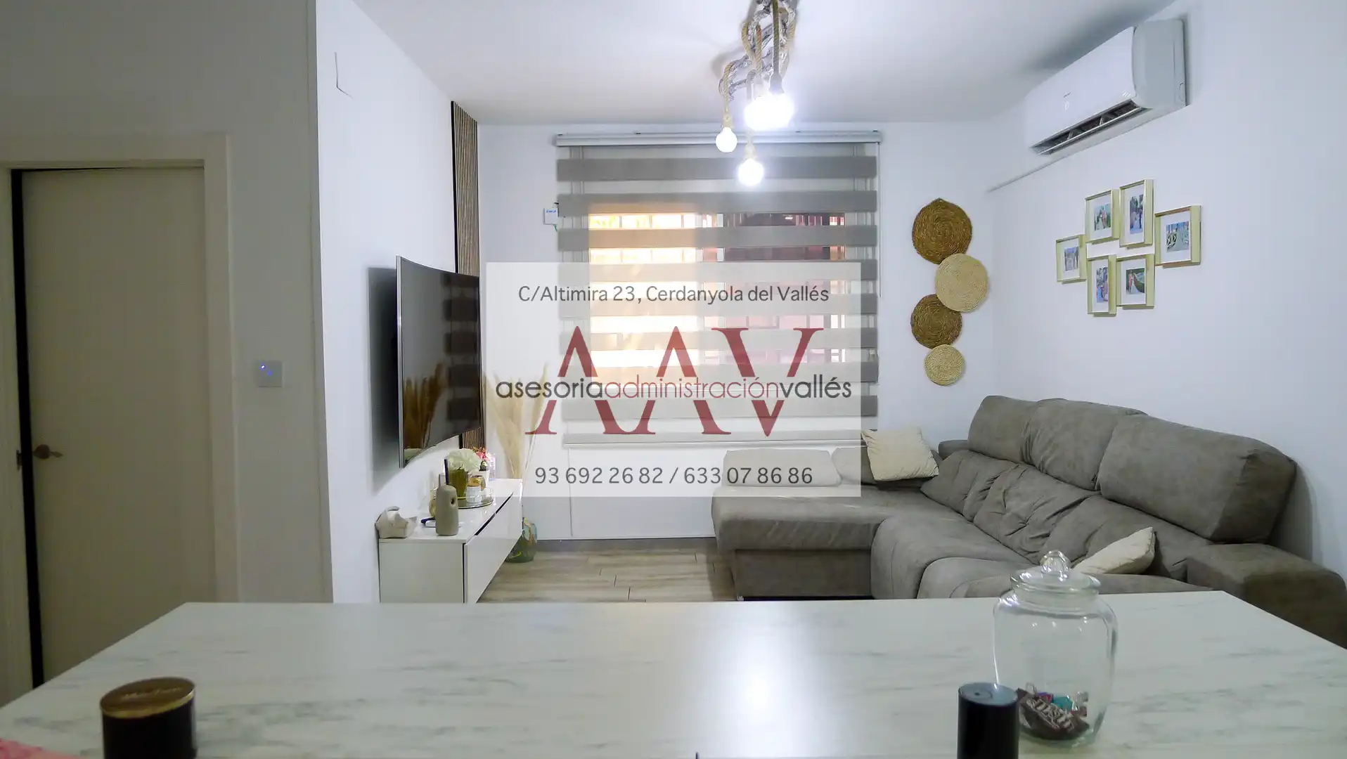 Sala d'estar de Planta baixa en venda en Ripollet amb Aire condicionat, Terrassa i Moblat
