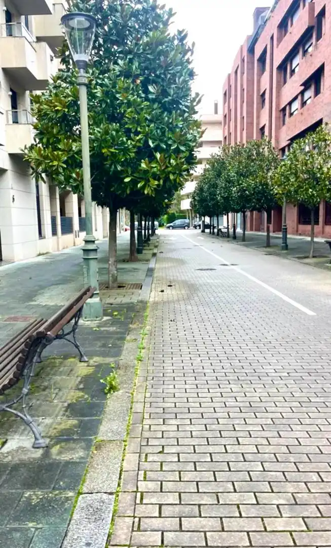 Vista exterior de Garatge en venda en Gijón 