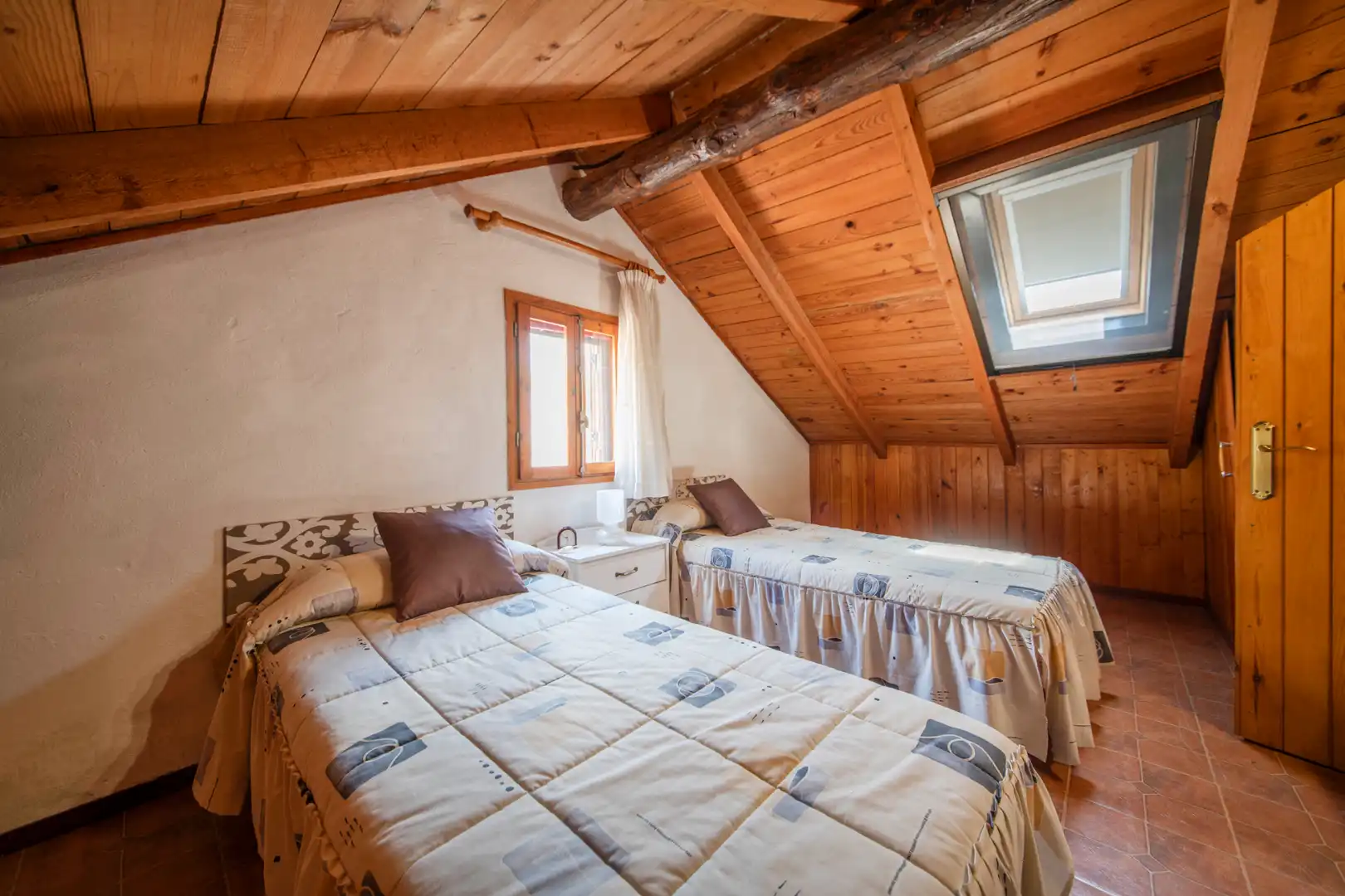 Schlafzimmer von Country house zum Verkauf in La Torre de Claramunt mit Privatgarten, Terrasse und Möbliert