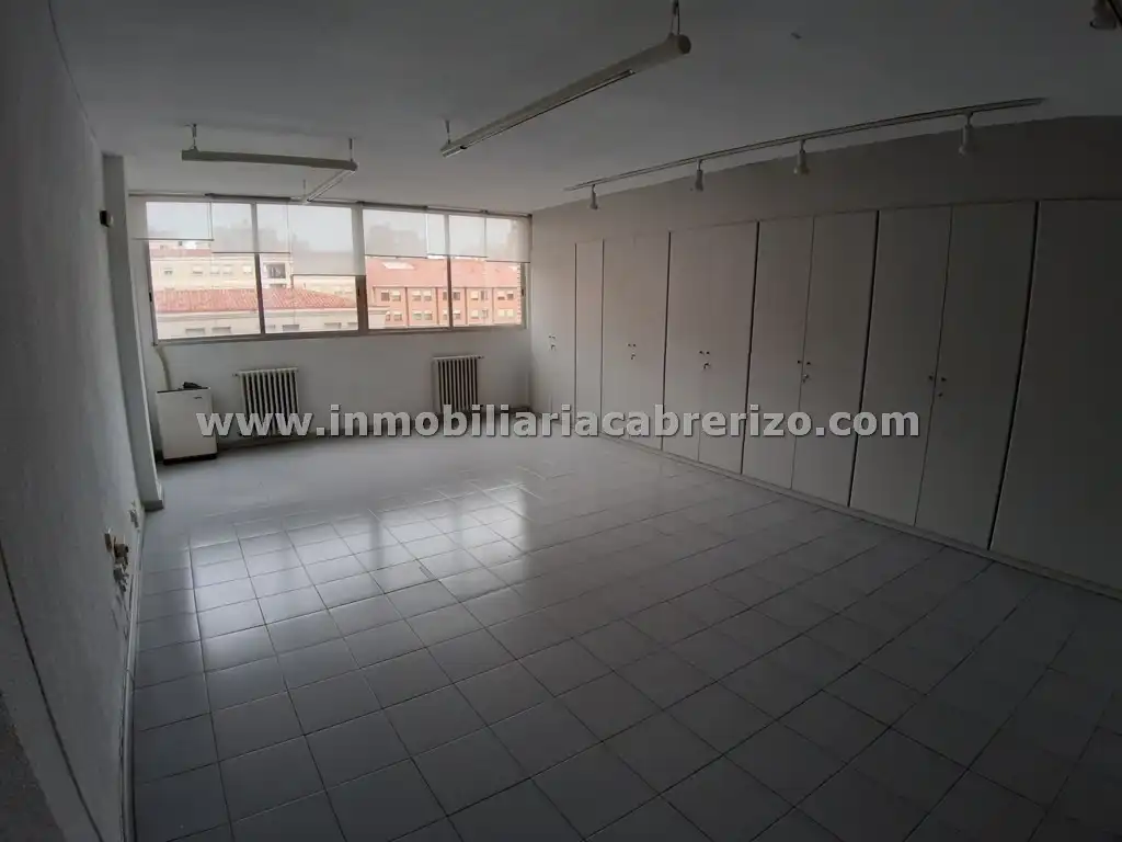 Ufficio con ascensore in vendita a Calle General Vara de Rey 41, imagen 2