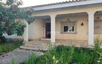 Vista exterior de Casa o xalet en venda en Bollullos de la Mitación amb Terrassa i Piscina