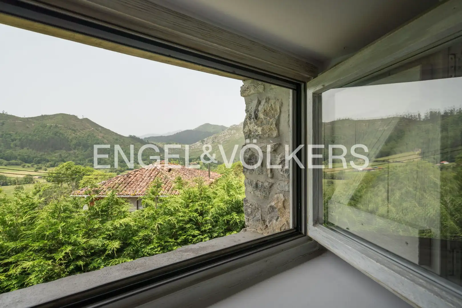 Vista exterior de Casa o chalet en venta en Cangas de Onís con Calefacción, Jardín privado y Terraza