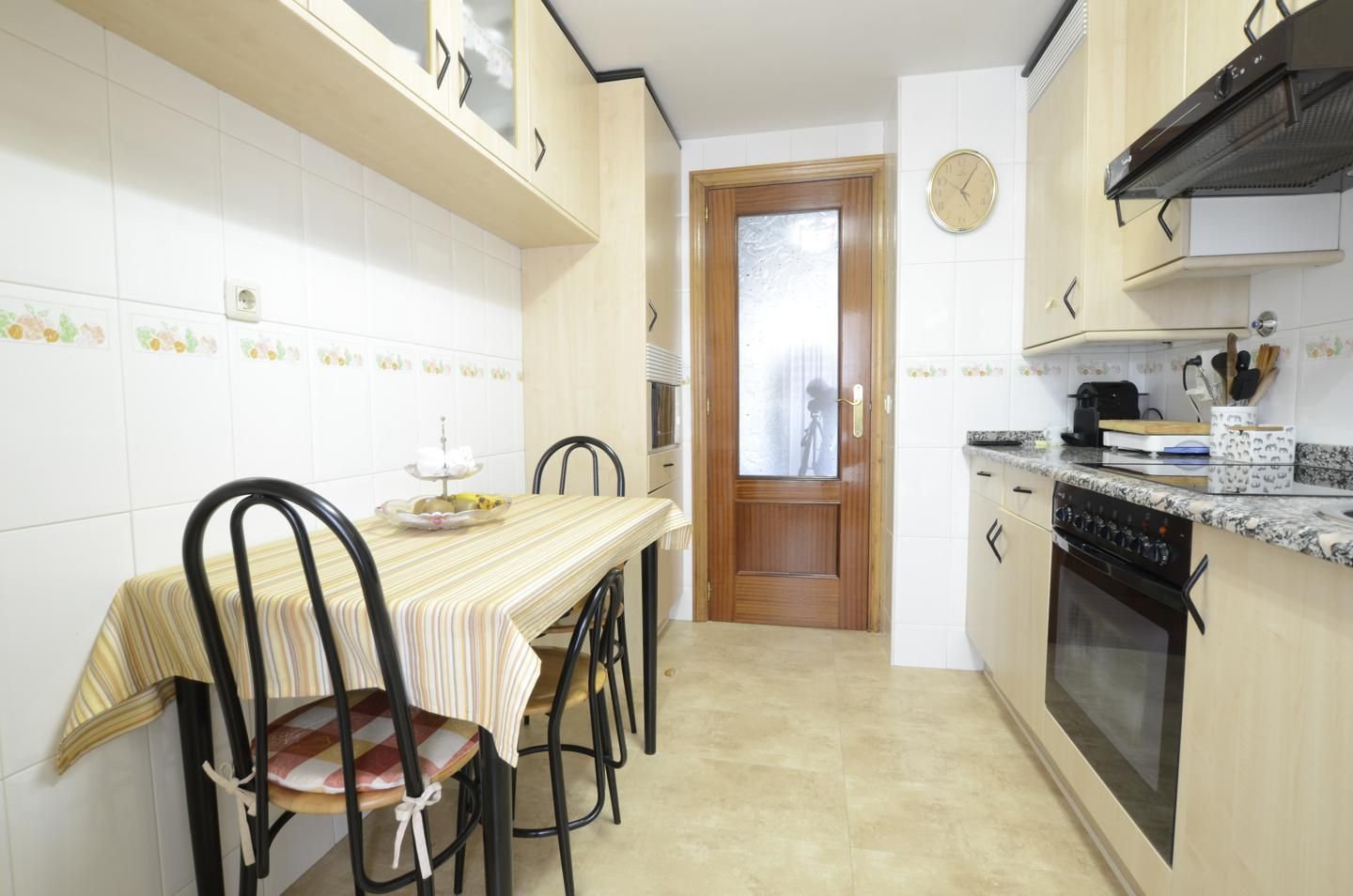 Cocina de Piso en venta en  Madrid Capital con Calefacción y Terraza