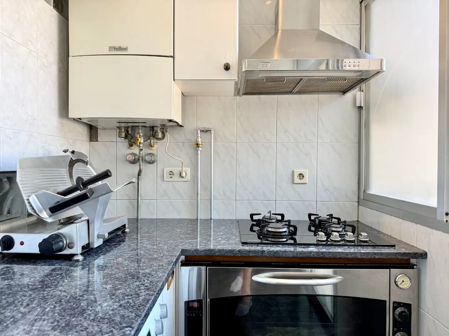 Küche von Wohnung zum Verkauf in Donostia - San Sebastián  mit Heizung, Terrasse und Möbliert