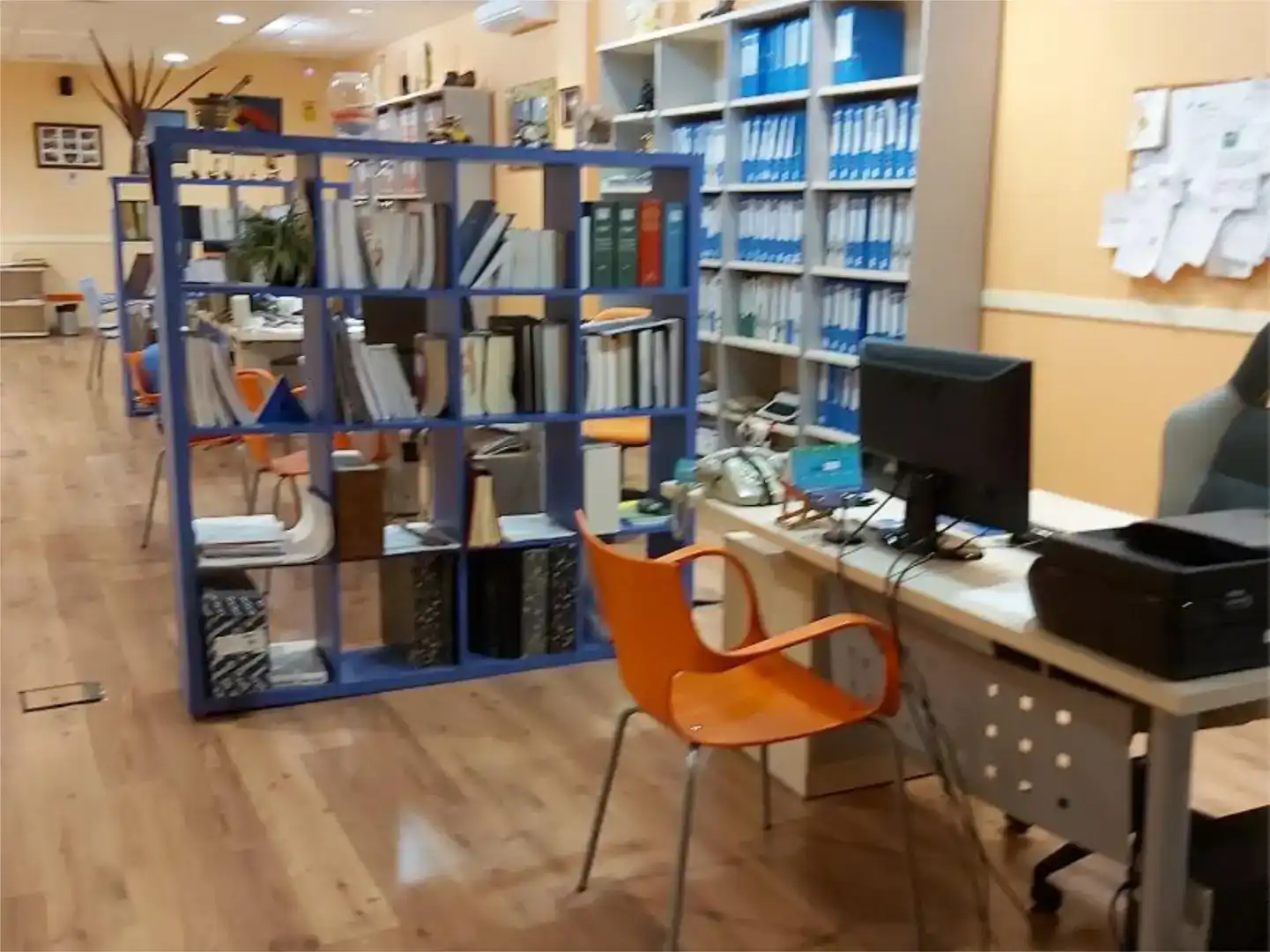 Oficina de lloguer en Camas