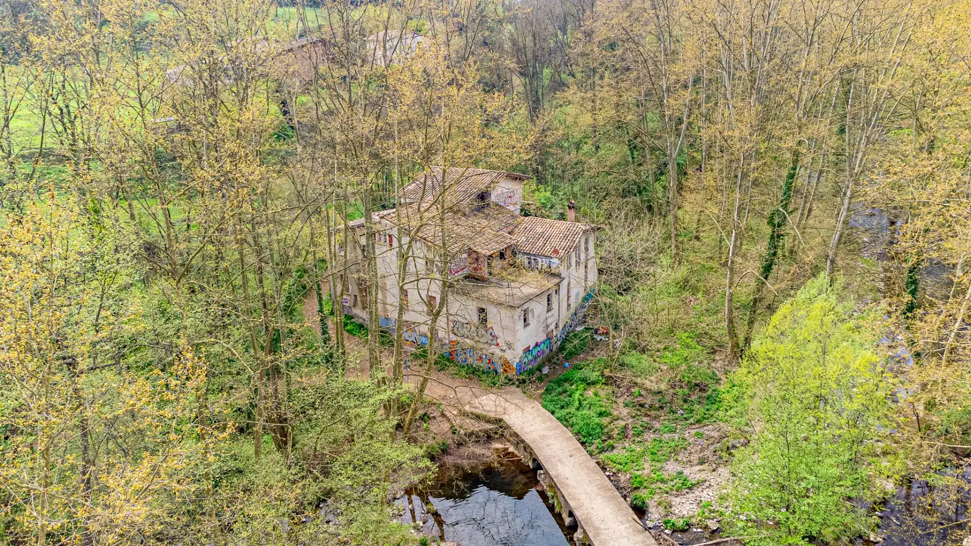 Außenansicht von Country house zum Verkauf in Olot mit Privatgarten, Terrasse und Alarm