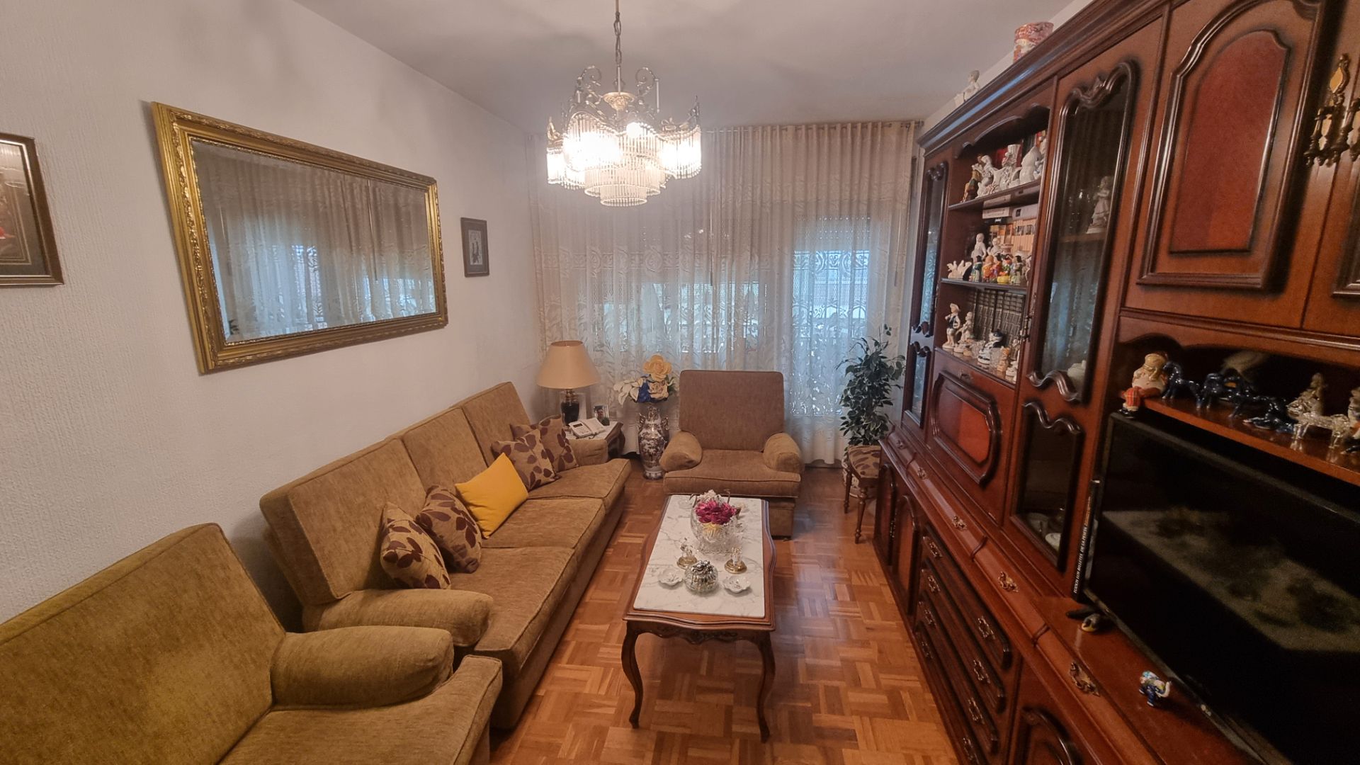 Living room of Flat for sale in  Madrid Capital  with Air Conditioner, Heating and Parquet flooring